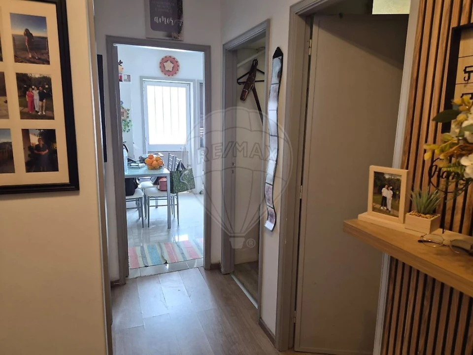 Apartamento T2 para Venda em Vilar de Andorinho Foto 35