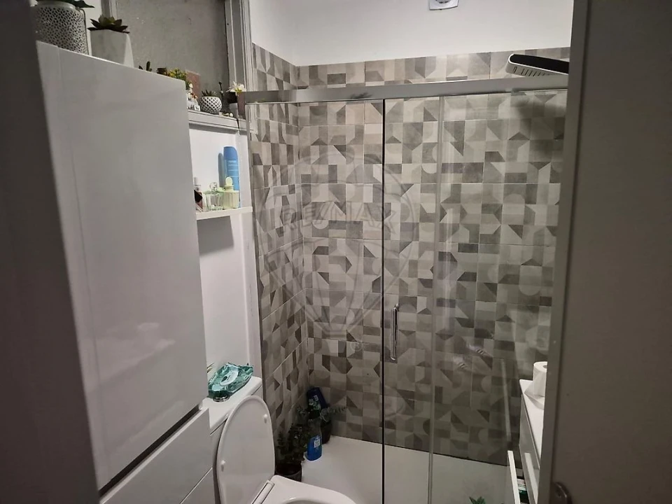 Apartamento T2 para Venda em Vilar de Andorinho Foto 9