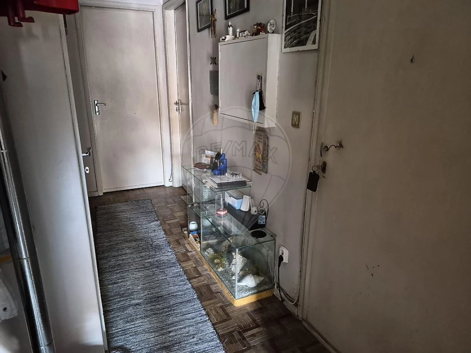 Apartamento T2 para Venda em Vilar de Andorinho Foto 11