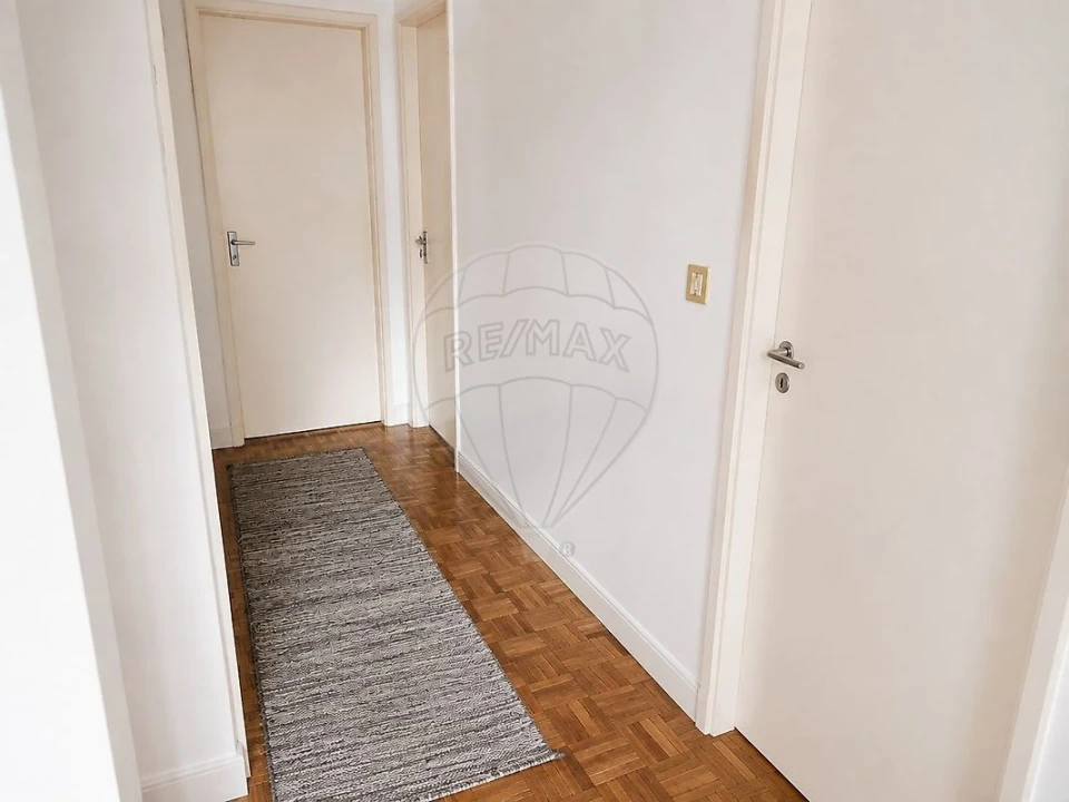 Apartamento T2 para Venda em Vilar de Andorinho Foto 14