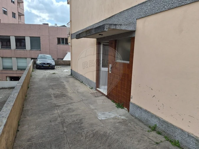 Apartamento T2 para Venda em Vilar de Andorinho Foto 34