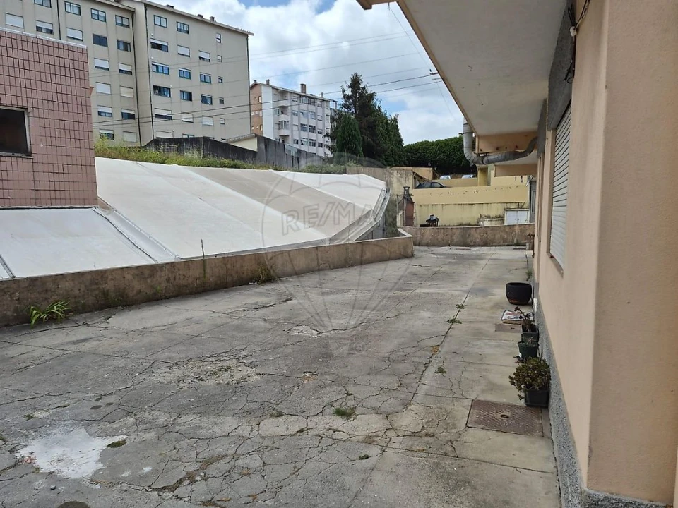 Apartamento T2 para Venda em Vilar de Andorinho Foto 31