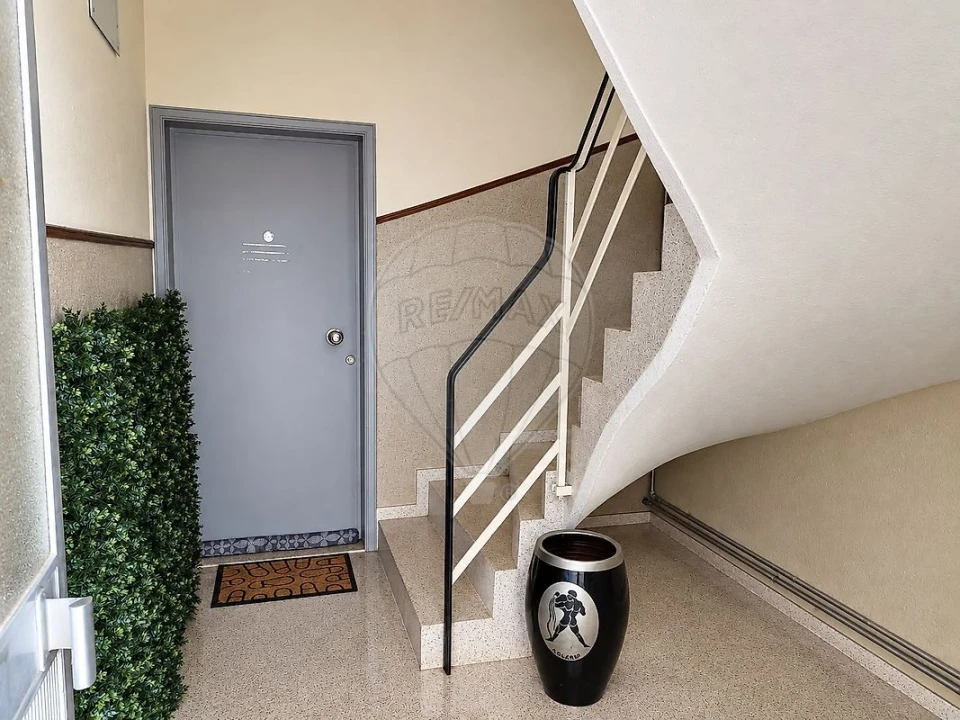 Apartamento T2 para Venda em Vilar de Andorinho Foto 12