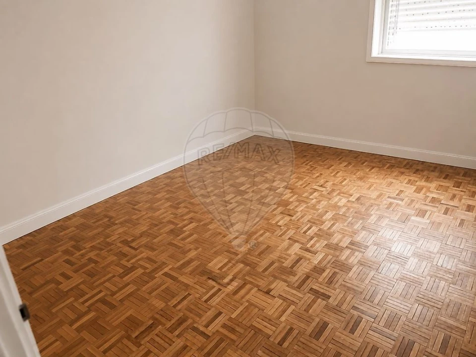 Apartamento T2 para Venda em Vilar de Andorinho Foto 17