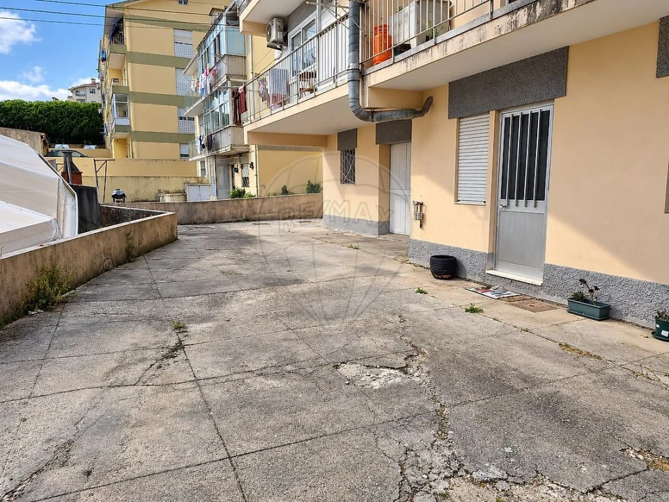 Apartamento T2 para Venda em Vilar de Andorinho Foto 11