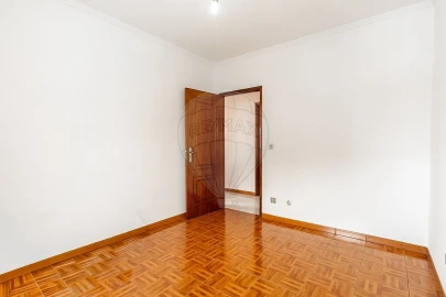 Moradia T3 para Arrendamento em Alfena