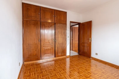 Moradia T3 para Arrendamento em Alfena