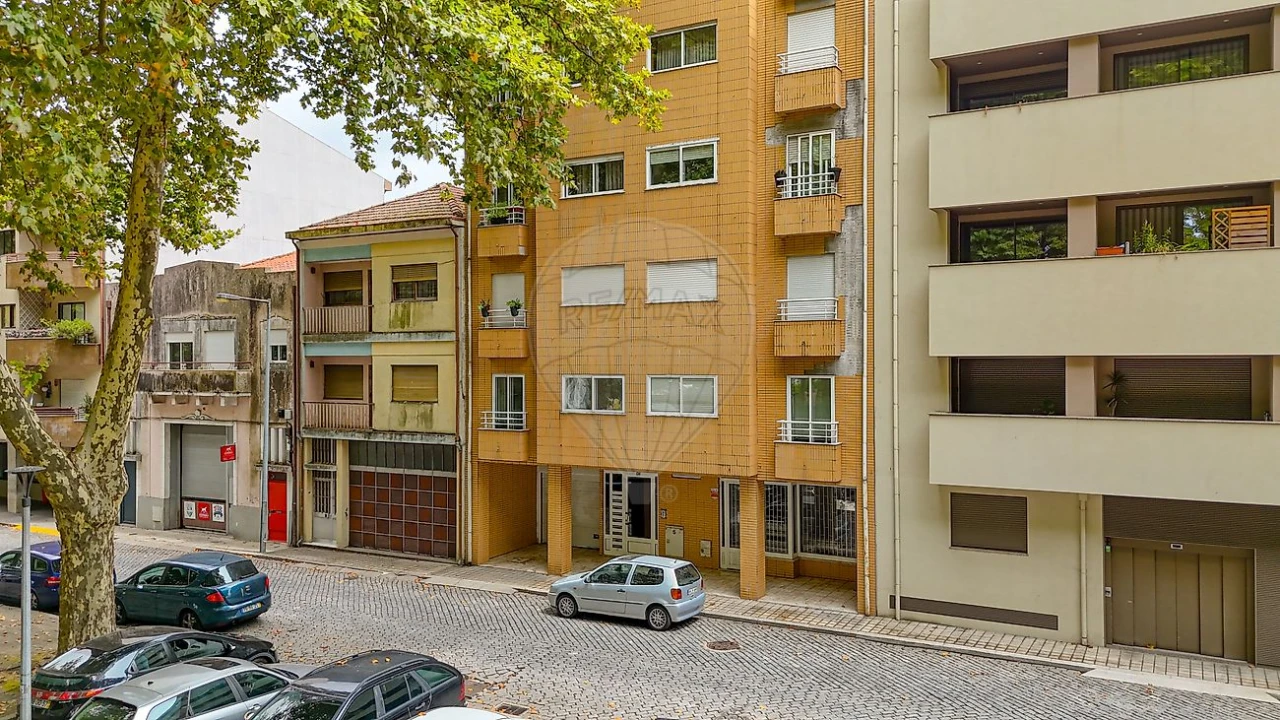 Apartamento T2 para Venda em Campanhã Foto 27