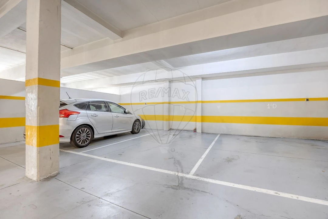 Apartamento T2 para Venda em Campanhã Foto 23
