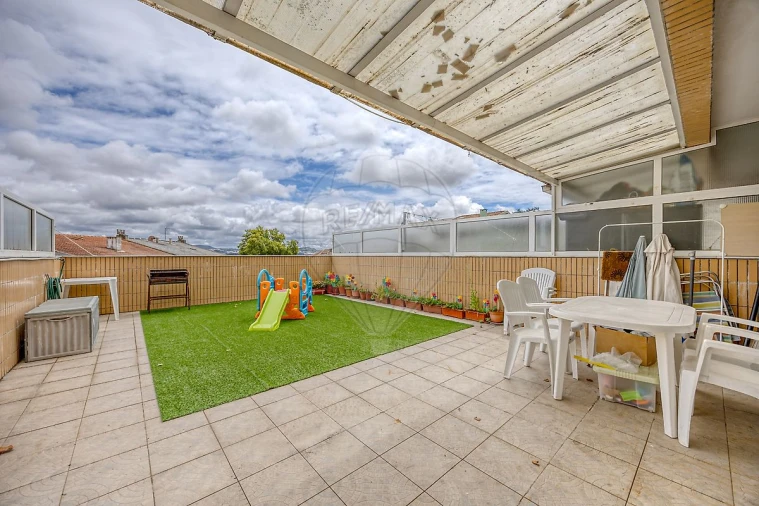 Apartamento T2 para Venda em Campanhã Foto 6