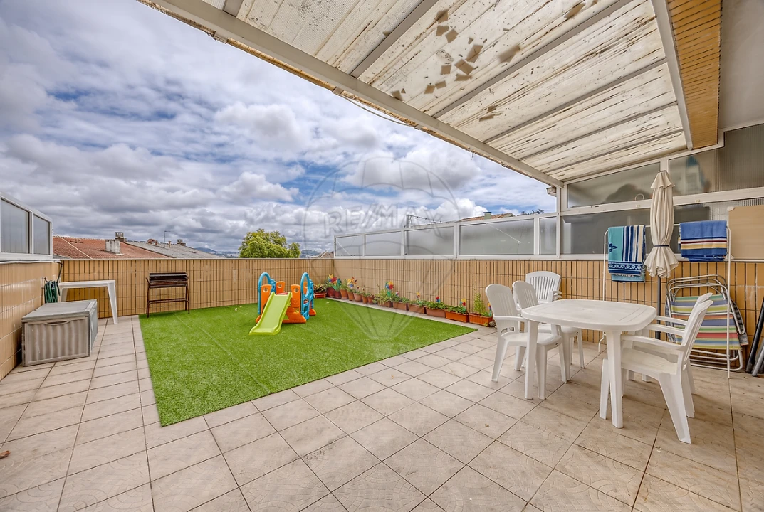Apartamento T2 para Venda em Campanhã Foto 7