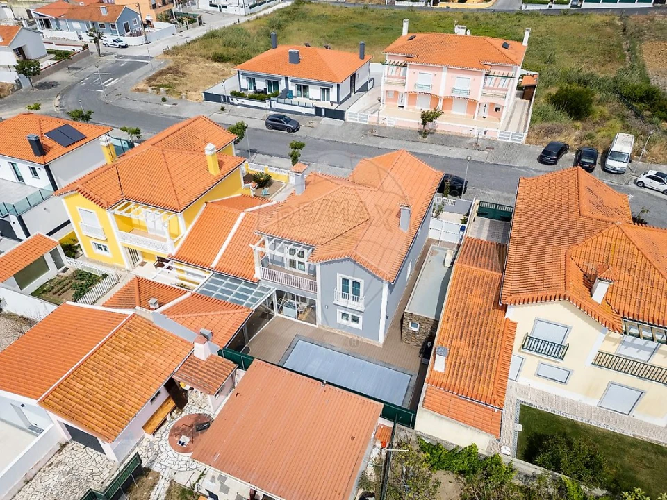 Moradia T4 para Venda em Silveira Foto 40