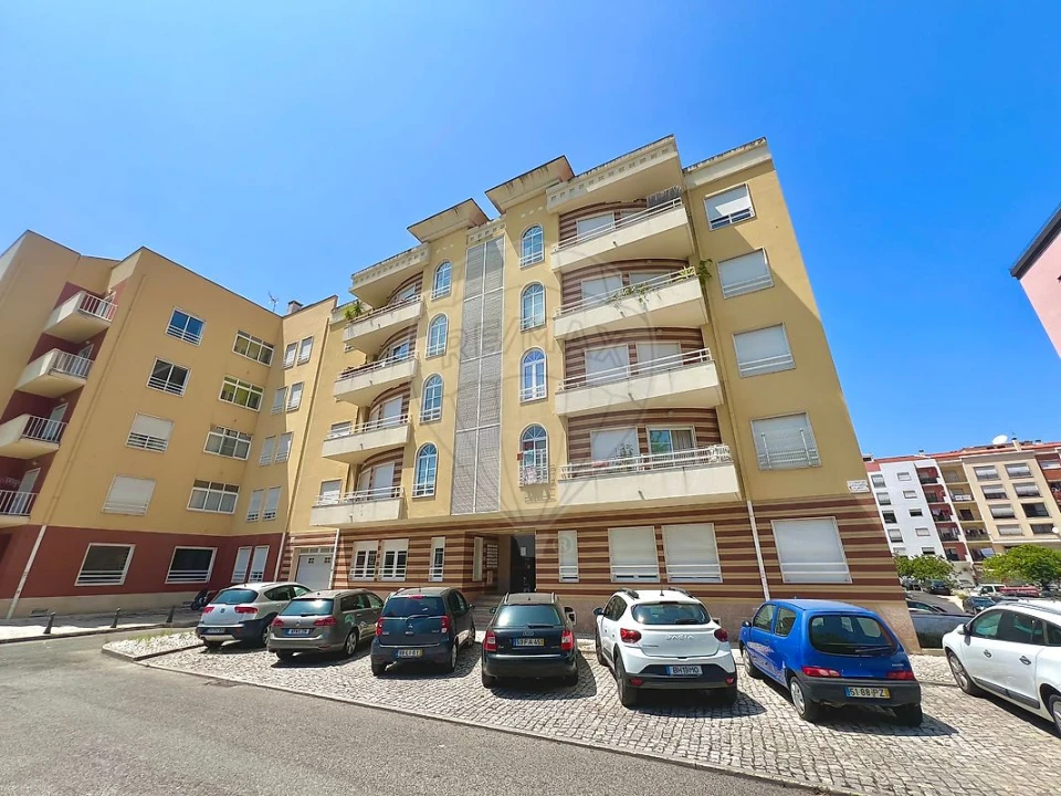 Apartamento T3 para Arrendamento em Santa Maria, São Pedro e Matacães Foto 24