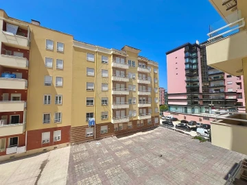 Apartamento T3 para Arrendamento em Santa Maria, São Pedro e Matacães
