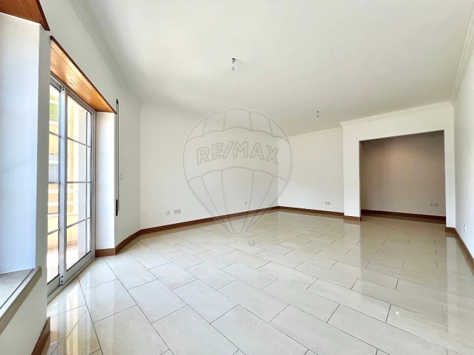 Apartamento T3 para Arrendamento em Santa Maria, São Pedro e Matacães Foto 9