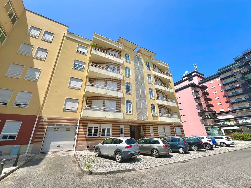 Apartamento T3 para Arrendamento em Santa Maria, São Pedro e Matacães Foto 13
