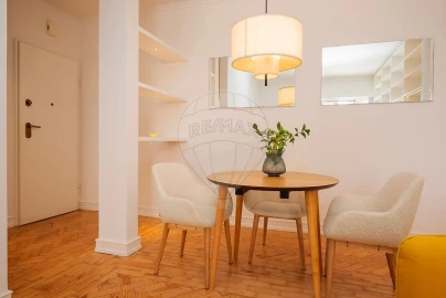 Apartamento T2 para Arrendamento em Arroios