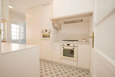 Apartamento T2 para Arrendamento em Arroios