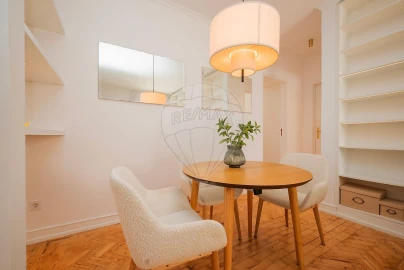 Apartamento T2 para Arrendamento em Arroios