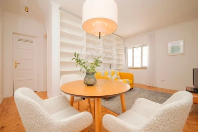 Apartamento T2 para Arrendamento em Arroios