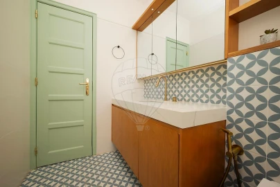 Apartamento T2 para Arrendamento em Arroios