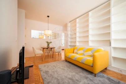 Apartamento T2 para Arrendamento em Arroios