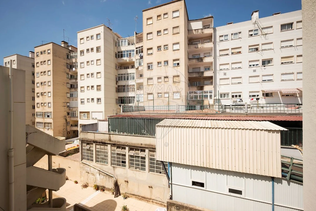 Apartamento T2 para Arrendamento em Arroios Foto 28