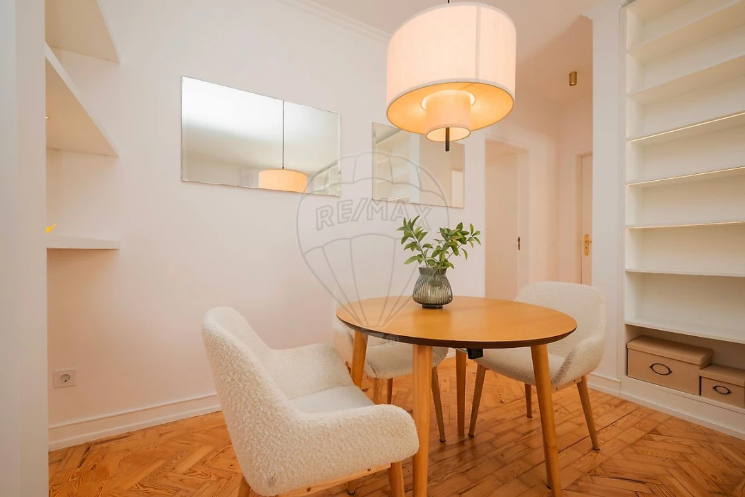 Apartamento T2 para Arrendamento em Arroios Foto 9