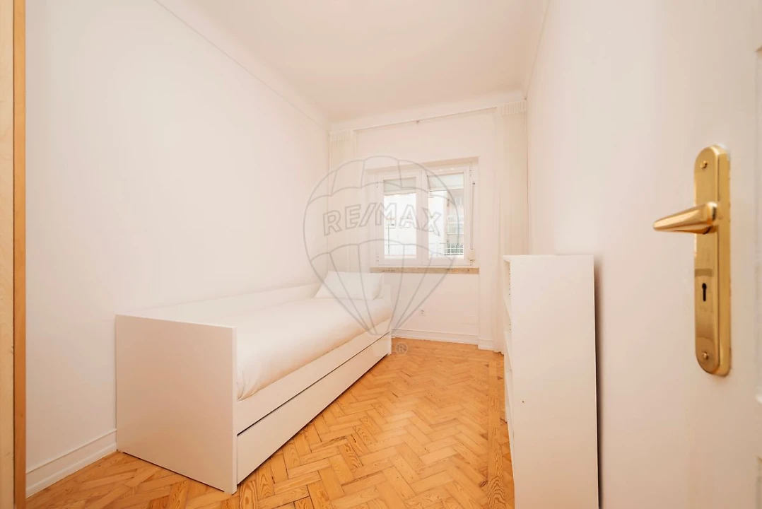 Apartamento T2 para Arrendamento em Arroios Foto 17