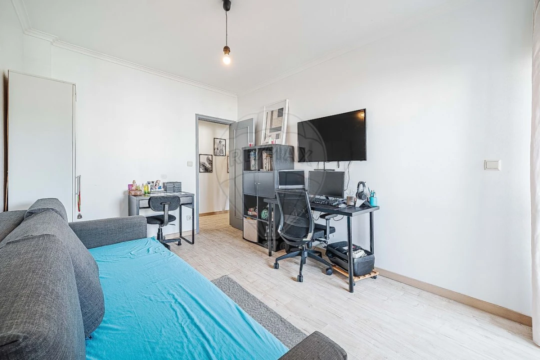 Apartamento T2 para Venda em Rio de Mouro Foto 12