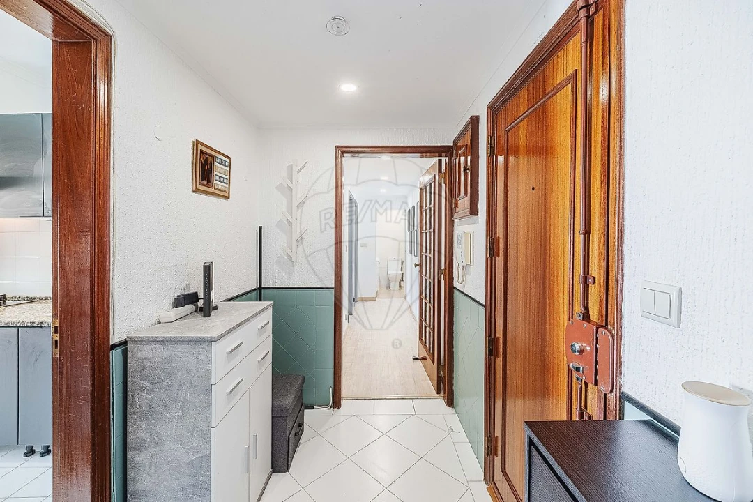 Apartamento T2 para Venda em Rio de Mouro Foto 31