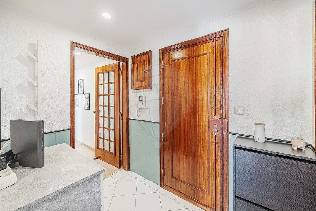 Apartamento T2 para Venda em Rio de Mouro Foto 32