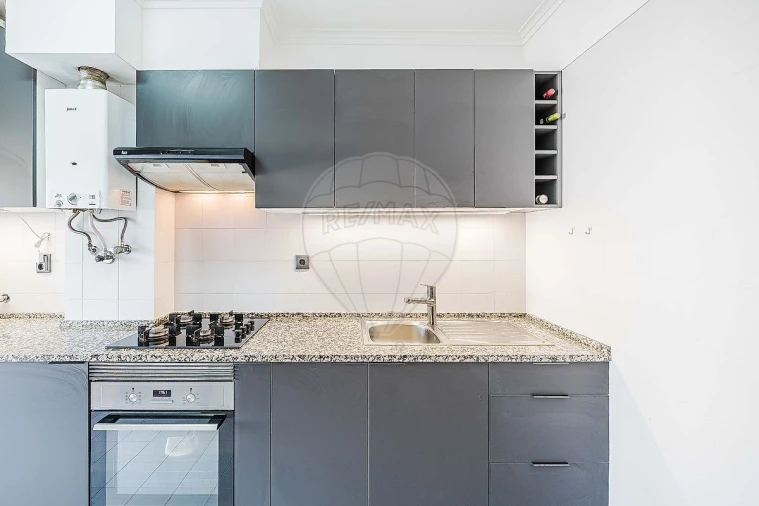 Apartamento T2 para Venda em Rio de Mouro Foto 33