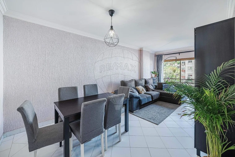Apartamento T2 para Venda em Rio de Mouro Foto 18