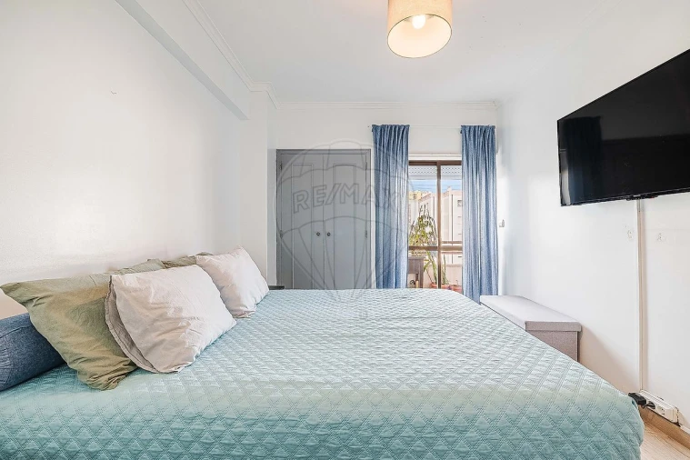 Apartamento T2 para Venda em Rio de Mouro Foto 4