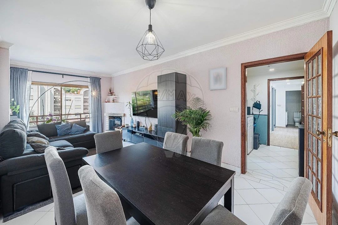 Apartamento T2 para Venda em Rio de Mouro Foto 20