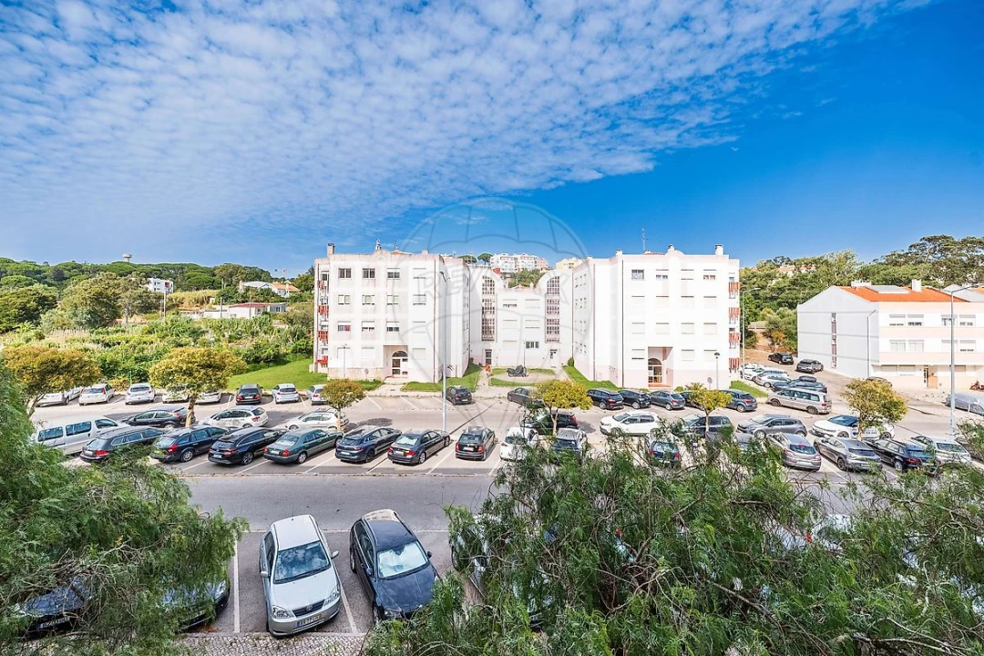 Apartamento T2 para Venda em Rio de Mouro Foto 2
