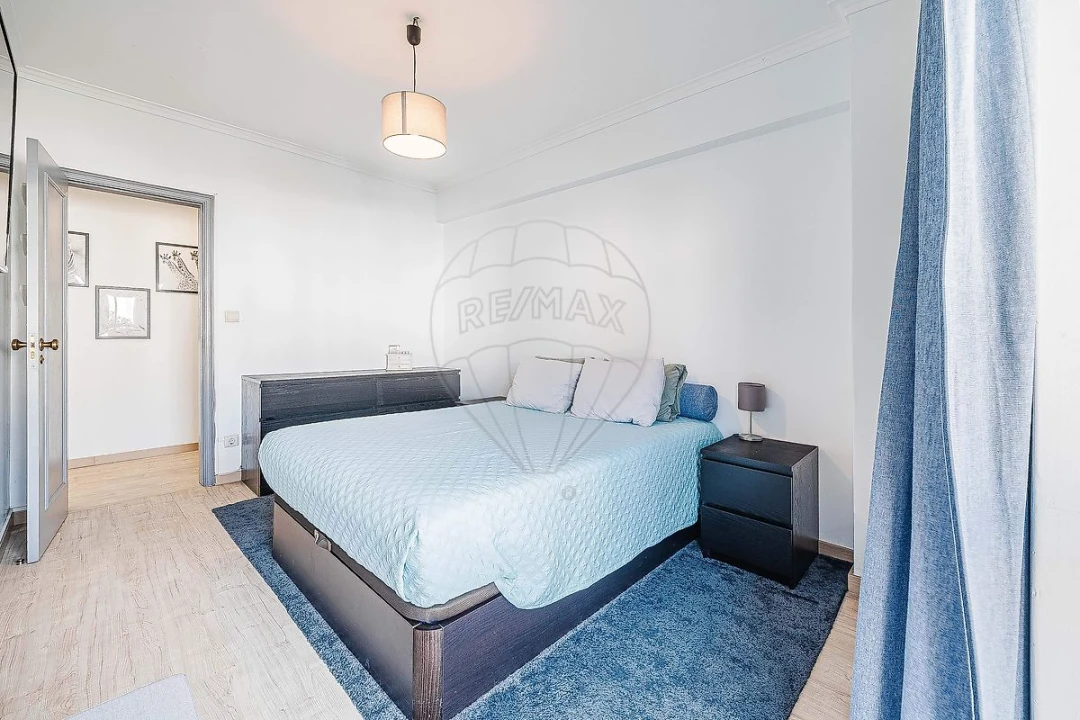 Apartamento T2 para Venda em Rio de Mouro Foto 3