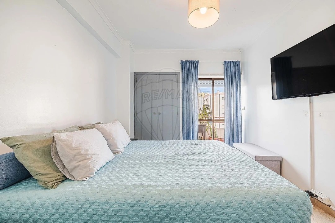Apartamento T2 para Venda em Rio de Mouro Foto 4