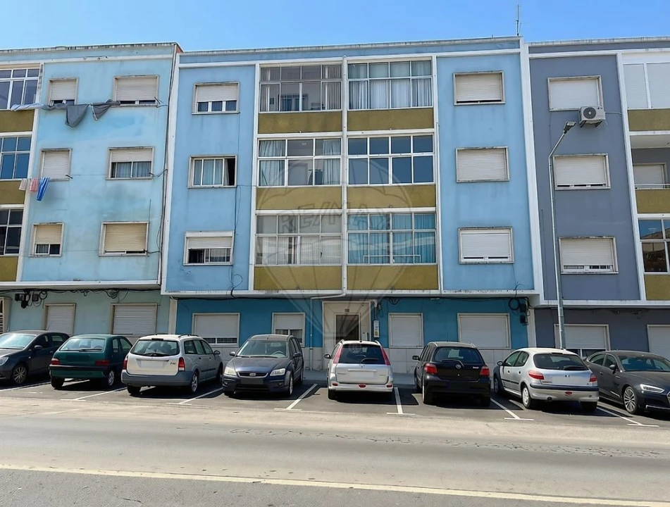 Apartamento T3 para Venda em Seixal, Arrentela e Aldeia de Paio Pires Foto 2