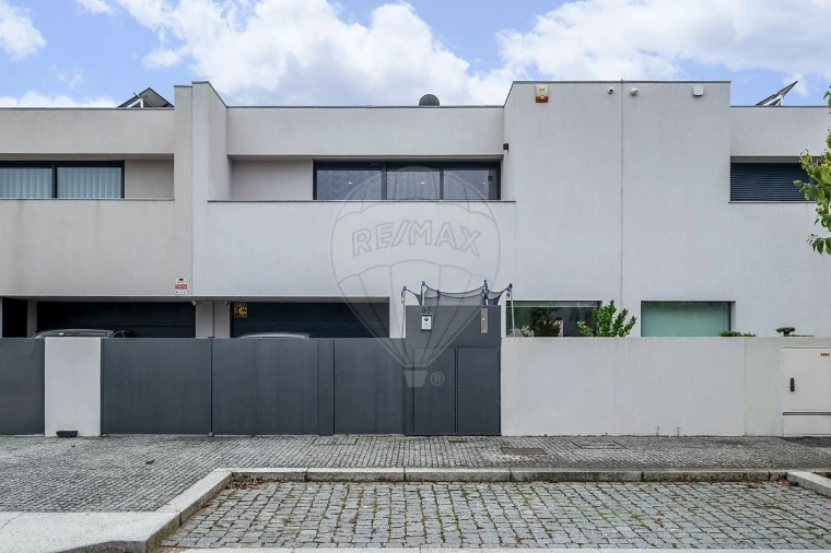 Moradia T4 para Venda em Vila Chã Foto 3