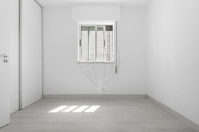 Apartamento T2 para Venda em Santo António dos Cavaleiros e Frielas