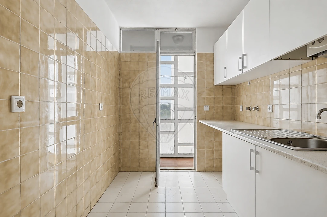 Apartamento T2 para Venda em Santo António dos Cavaleiros e Frielas Foto 8