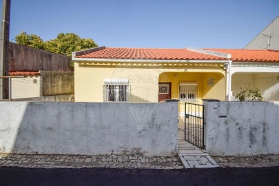 Moradia T2 para Venda em Carcavelos e Parede