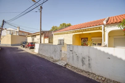 Moradia T2 para Venda em Carcavelos e Parede