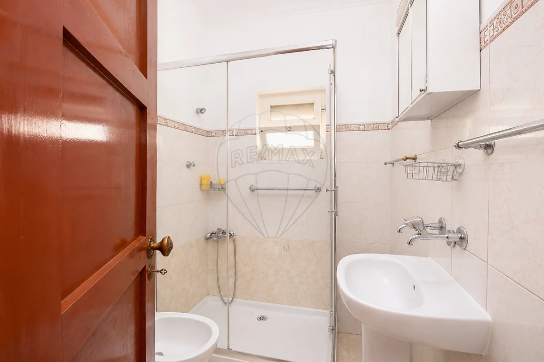 Moradia T2 para Venda em Carcavelos e Parede Foto 11