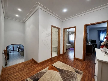 Moradia T3 para Venda em Fornelo e Vairão