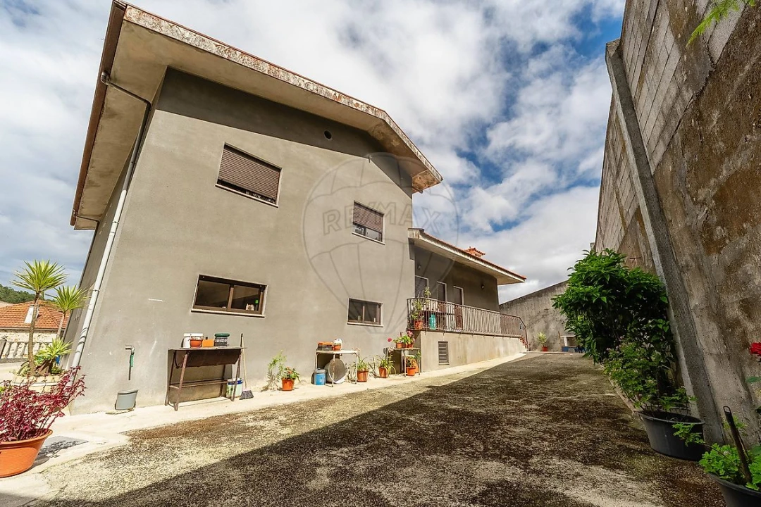 Moradia T3 para Venda em Fornelo e Vairão Foto 1