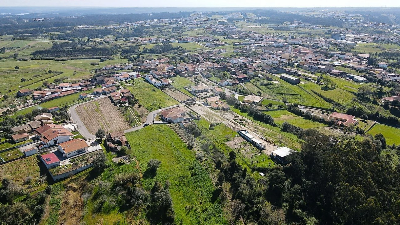 Moradia T1 para Venda em Alqueidão Foto 12