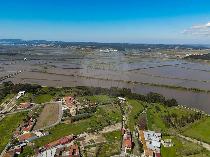 Moradia T1 para Venda em Alqueidão Foto 13